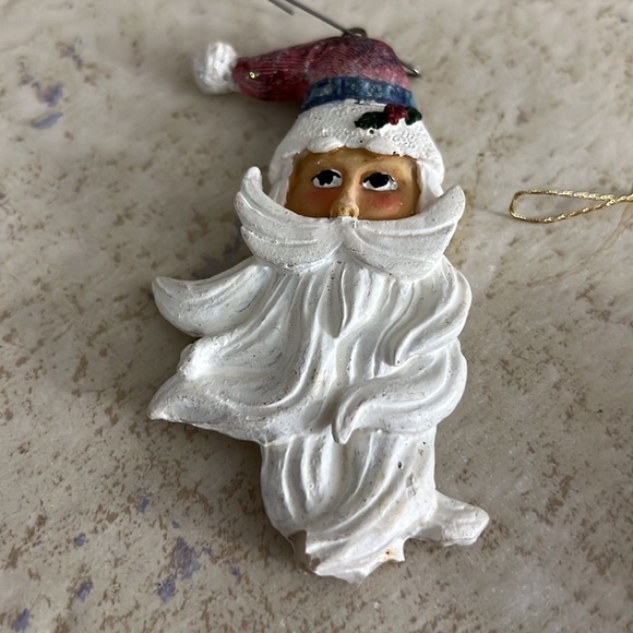 Lot of 5 Vintage Christmas Santa Ornaments Resin Ceramic - Picture 4 of 9